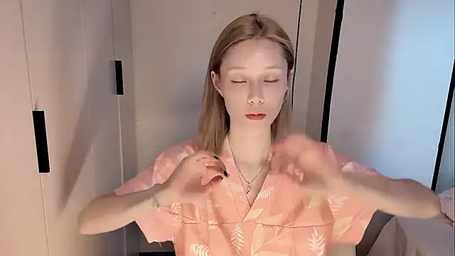 Snapshot of yuyu-33 chatting on February 8, 2026, 3:48 am yuyu-33 online show from February 8, 2026, 3:48 am