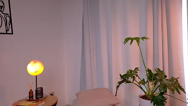 SeleneNova online show from July 16, 2026, 5:21 pm