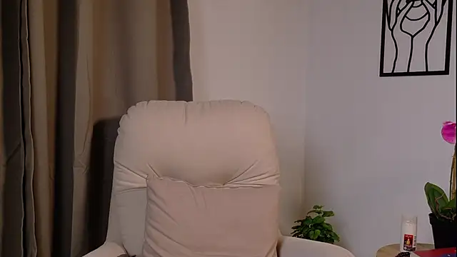 VictoriaNova  online show from February 6, 2026, 12:39 am