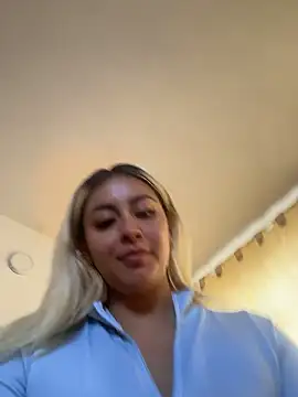 Elina Hills online show from January 18, 2026, 6:33 pm