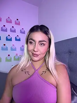 Elina Hills online show from February 10, 2026, 6:07 pm