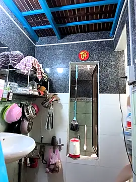 Okleotina9 online show from April 13, 2026, 3:43 am