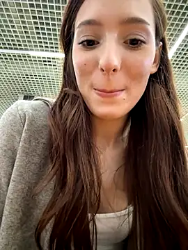 LilluKatten online show from November 5, 2025, 10:18 am