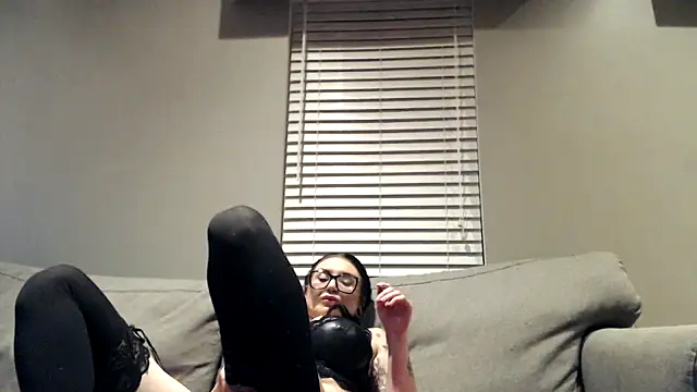 Holyplastic online show from November 12, 2025, 1:21 am