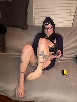 Holyplastic online show from February 5, 2026, 1:01 am