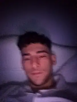 yasinesra757  online show from December 16, 2025, 2:32 pm