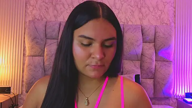 amarahanks1 online show from November 14, 2025, 12:31 pm