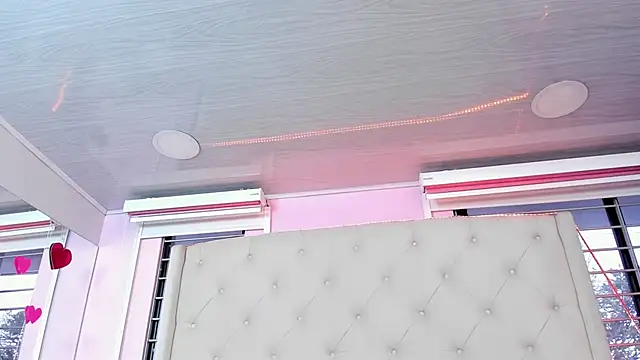 scarlett leblanc  online show from April 11, 2026, 12:53 pm