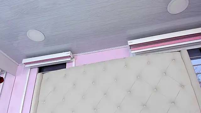 scarlett leblanc  online show from March 12, 2026, 11:47 am