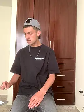 dylan drakee online show from November 3, 2025, 4:43 pm