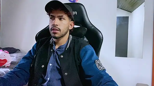 Snapshot of 3v1l chatting on November 3, 2025, 10:13 pm 3v1l online show from November 3, 2025, 10:13 pm