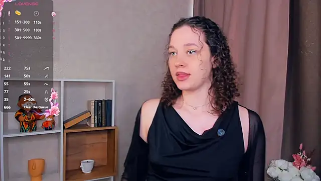 Snapshot of LaraeWernecke chatting on November 4, 2025, 4:38 am LaraeWernecke online show from November 4, 2025, 4:38 am