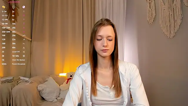 SweetVee online show from July 21, 2026, 6:48 am