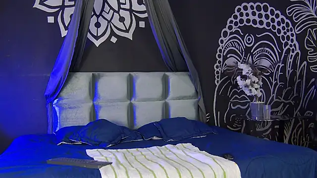 Snapshot of AlessioVitale chatting on December 17, 2025, 12:10 pm AlessioVitale online show from December 17, 2025, 12:10 pm