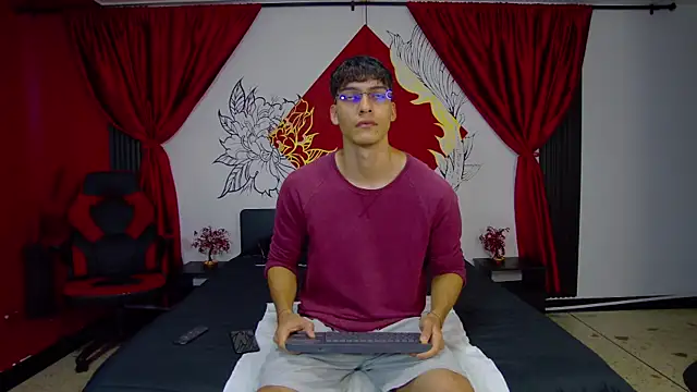 Snapshot of AlessioVitale chatting on January 13, 2026, 12:09 pm AlessioVitale online show from January 13, 2026, 12:09 pm