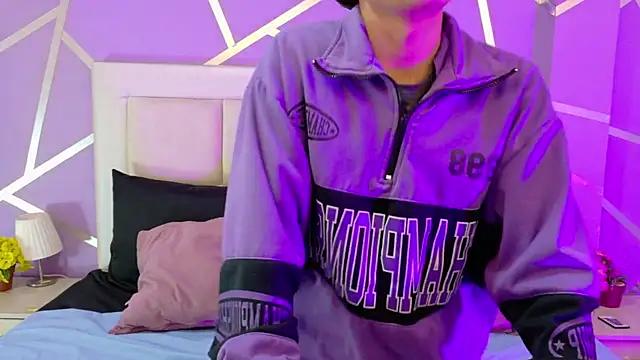 Orion XXX online show from October 31, 2025, 8:27 pm