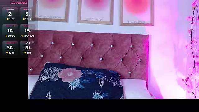 Madisonkay online show from November 21, 2025, 7:13 pm