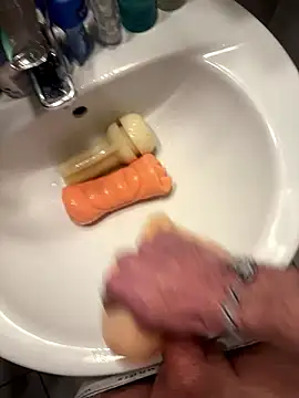 Snapshot of LeBestre chatting on January 13, 2026, 8:24 pm LeBestre online show from January 13, 2026, 8:24 pm