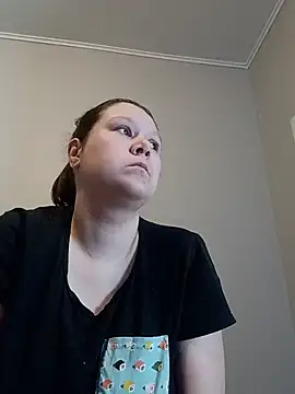GlitterAuburn online show from June 2, 2026, 11:21 am