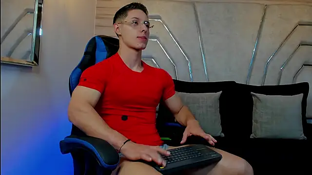 Snapshot of MAXTHOMSON chatting on February 6, 2026, 1:34 am MAXTHOMSON online show from February 6, 2026, 1:34 am