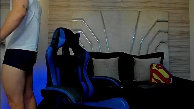 Snapshot of MAXTHOMSON chatting on February 2, 2026, 4:33 am MAXTHOMSON online show from February 2, 2026, 4:33 am