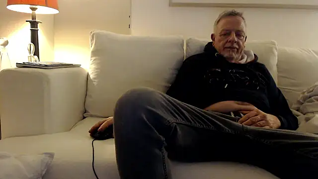 Dennislover007 online show from January 16, 2026, 9:08 pm