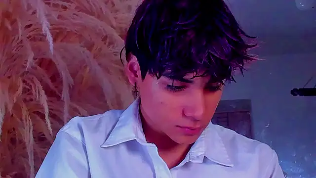 Leo Glow online show from February 12, 2026, 1:00 pm