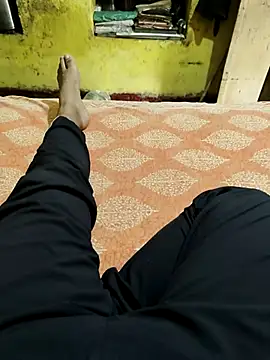 Snapshot of Your_lover_real chatting on November 7, 2025, 5:12 am Your lover real online show from November 7, 2025, 5:12 am