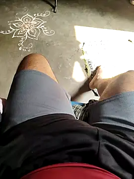 Snapshot of Your_lover_real chatting on November 4, 2025, 4:49 am Your lover real online show from November 4, 2025, 4:49 am