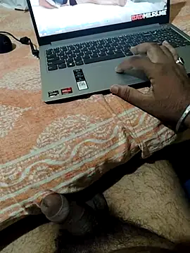 Snapshot of Your_lover_real chatting on November 12, 2025, 6:50 am Your lover real online show from November 12, 2025, 6:50 am