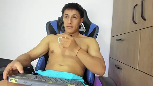 dorman boy online show from November 30, 2025, 2:12 am