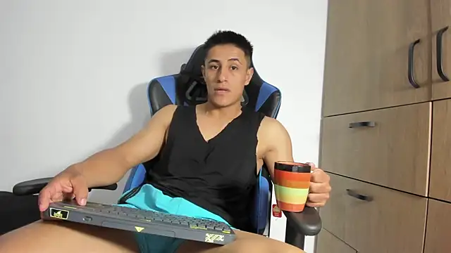 Snapshot of dorman_boy chatting on February 25, 2026, 2:12 am dorman boy online show from February 25, 2026, 2:12 am