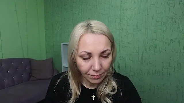 Snapshot of Jade_Journey chatting on November 3, 2025, 5:23 am Jade Journey online show from November 3, 2025, 5:23 am