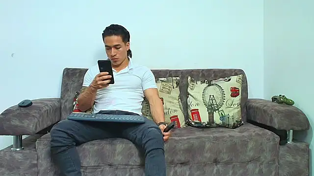 thebadboys05 online show from April 18, 2026, 6:05 am