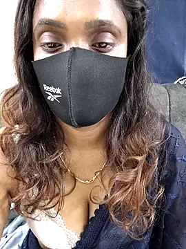 Queen-dhivya online show from December 18, 2025, 12:27 am