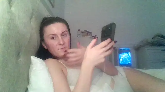 EmLovesxx online show from January 8, 2026, 9:54 pm