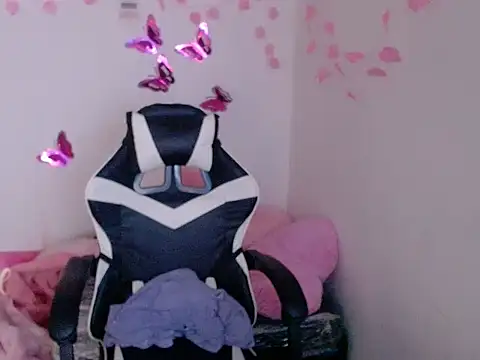 Samanta 777 online show from November 17, 2025, 10:14 pm