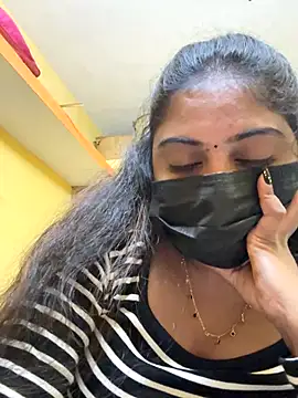 Tamil Hot Varshu online show from January 6, 2026, 5:28 pm