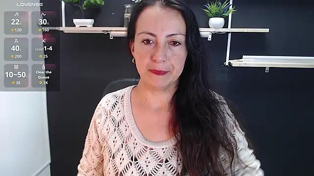 Lauryn Jones online show from May 13, 2026, 5:42 pm