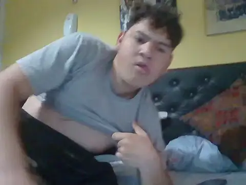 Myboy0020 online show from November 7, 2025, 2:32 pm