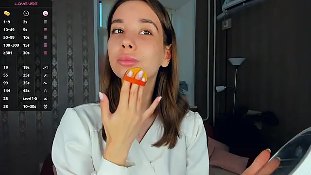 JacalynSchreiber online show from November 27, 2025, 10:05 am