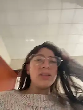 Snapshot of Engel_fiiree chatting on November 1, 2025, 12:10 pm Engel fiiree online show from November 1, 2025, 12:10 pm