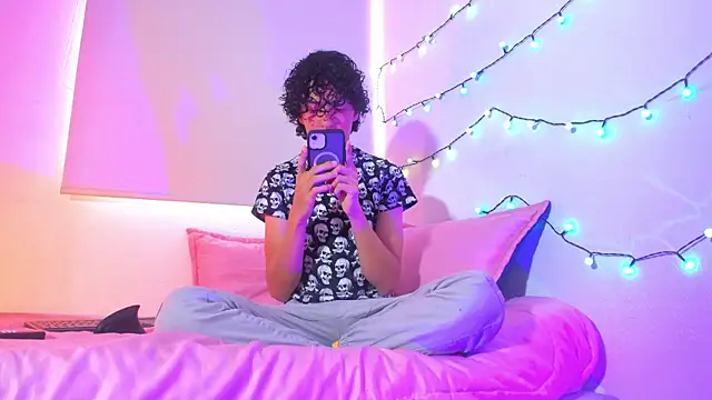 Snapshot of saint_dark chatting on December 17, 2025, 1:38 pm saint dark online show from December 17, 2025, 1:38 pm