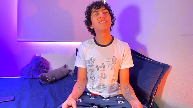 Snapshot of saint_dark chatting on January 7, 2026, 1:05 pm saint dark online show from January 7, 2026, 1:05 pm