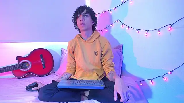 Snapshot of saint_dark chatting on December 21, 2025, 1:13 pm saint dark online show from December 21, 2025, 1:13 pm