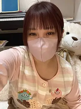 Snapshot of reika33 chatting on February 11, 2026, 1:22 pm reika33 online show from February 11, 2026, 1:22 pm