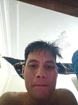 Snapshot of cloud-smoke_hf chatting on November 2, 2025, 8:52 am cloud-smoke hf online show from November 2, 2025, 8:52 am