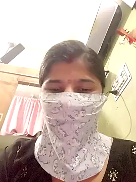 Snapshot of Hot__cute001 chatting on November 3, 2025, 8:29 am Hot  cute001 online show from November 3, 2025, 8:29 am