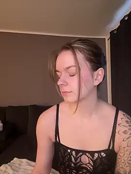 LisaFreierxx online show from January 17, 2026, 1:04 pm