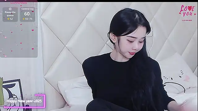 Snapshot of YAOYAO-2025 chatting on February 15, 2026, 4:06 pm YAOYAO-2025 online show from February 15, 2026, 4:06 pm